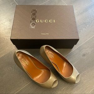 Gucci peeptoe patent leather taupe heels (Sz 35.5)